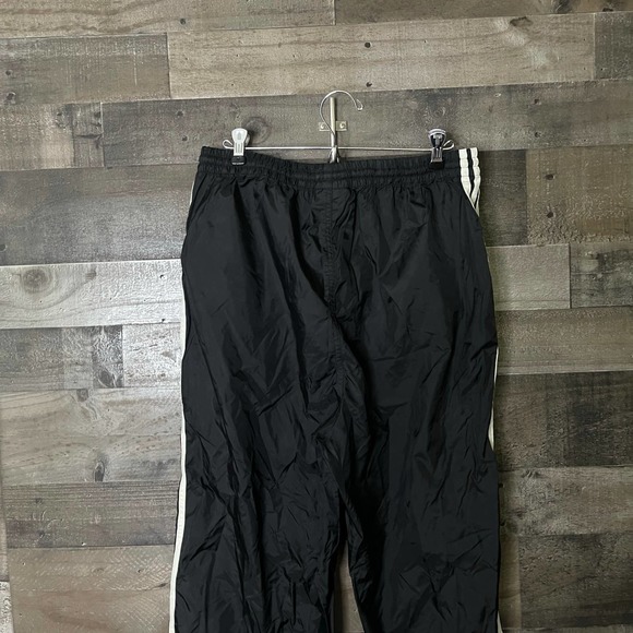 SOLD Adidas Originals VTG Windbreaker Pants Large - Picture 5 of 7